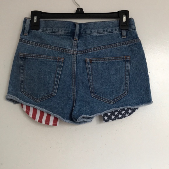 Distressed High Waisted Shorts - Picture 2 of 2